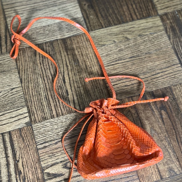 Hunting Season | Small Python Bucket Bag - Picture 5 of 5